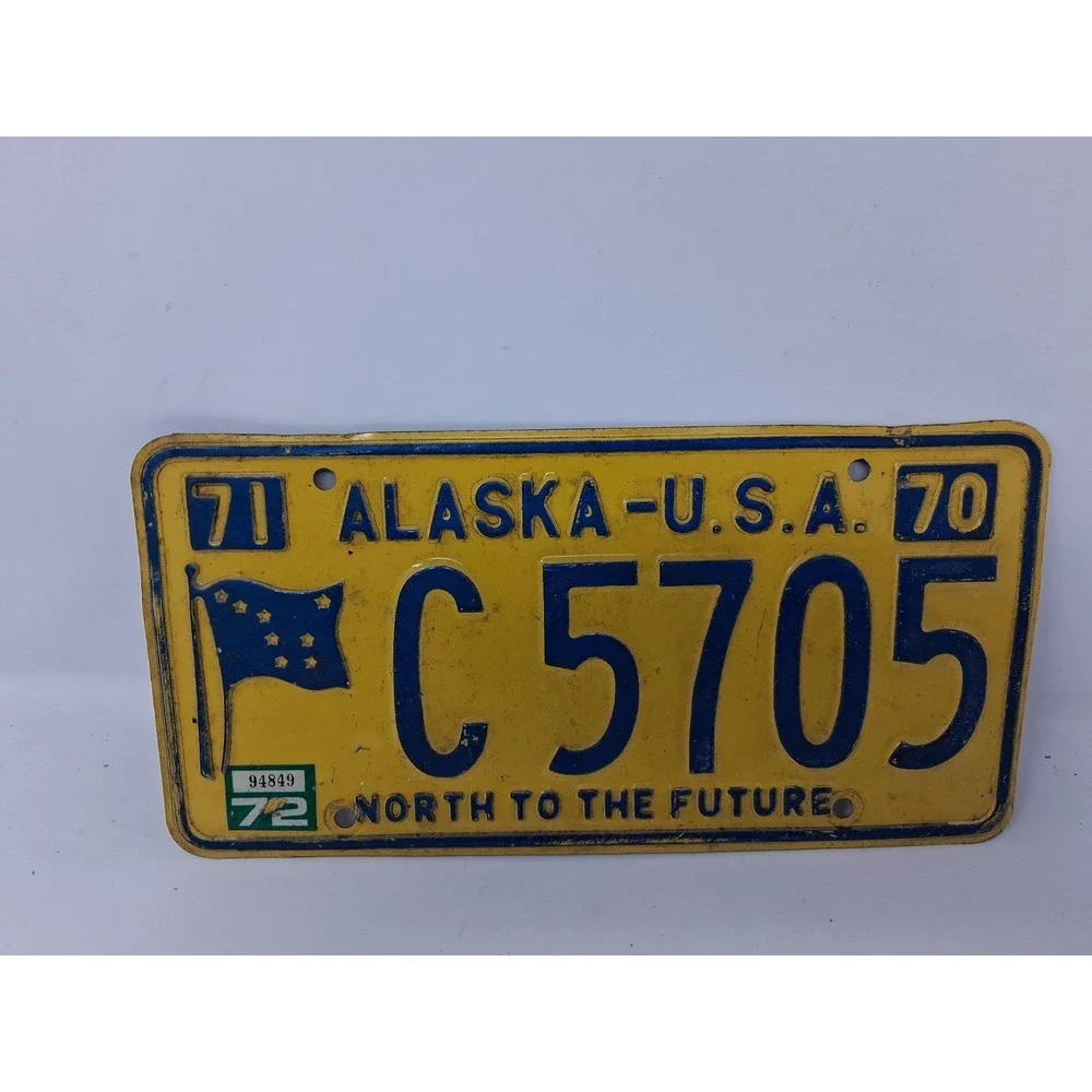 1970-71 Alaska FLAG License Plate Tag Original. Q